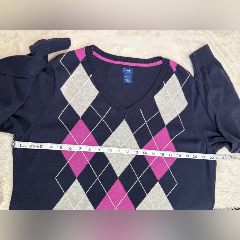 IZOD size XXL navy blue v-neck argle sweater with pink & gray diamond patterns - Picture 5 of 6